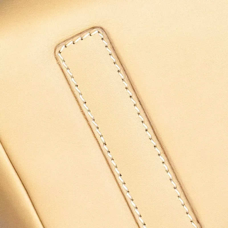 Mainstreet feature liteleather