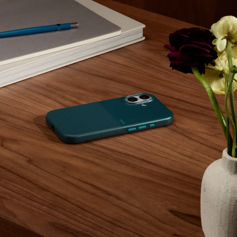 P04 matte iphone17 rugged rockyblue jpg large 2x