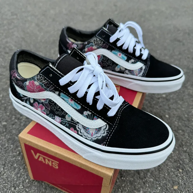 Vans old skool custom by anthem branding